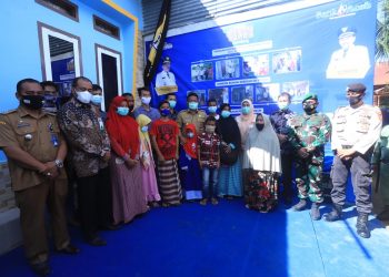 Aminullah Serahkan Rumah untuk Yusnidar