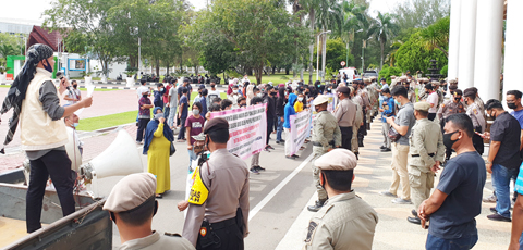 Minta Transparansi dana Penanganan Covid 19, Aliansi Pemuda Aceh Menggugat (APAM) Melakukan unjuk Rasa di Kantor Gubernur