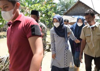Dyah Tinjau Lokasi Banjir di Kabupaten Aceh Tamiang