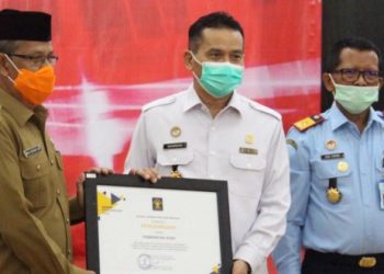 Gubernur Nova Terima Penghargaan “Kepala Daerah Pelaksana Aksi HAM” dari Kanwil Kemenkumham Aceh