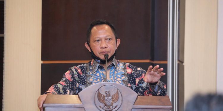 Mendagri Perpanjang PPKM Mikro hingga 22 Maret 2021