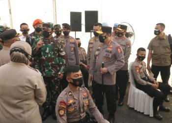 Panglima TNI dan Kapolri Tinjau  Pelaksanaan Vaksinasi Prajurit TNI-POLRI di Polda KEPRI