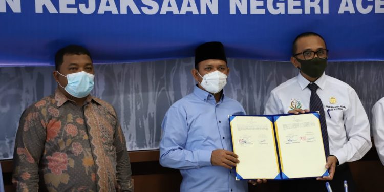Pemkab dan Kejari Aceh Besar Teken Kerjasama Penanganan Hukum