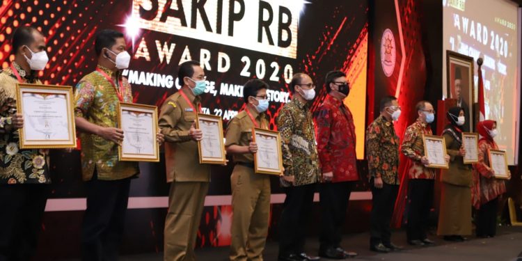 Pemko Banda Aceh Terima Penghargaan  Sistem Akuntabilitas Kinerja Instansi Pemerintah (SAKIP) tahun 2020