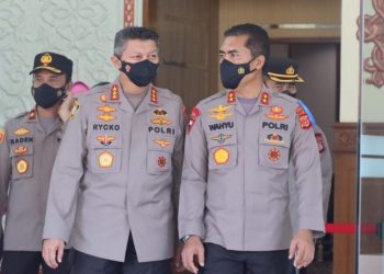 Kapolda Aceh Jemput Kedatangan Kalemdiklat Polri Di Bandara SIM Blang Bintang.