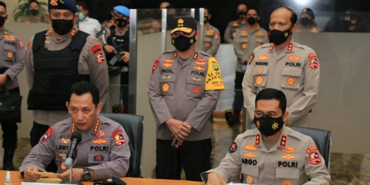 Kapolri Ungkap Isi Map Kuning yang Dibawa Penyerang Mabes Polri