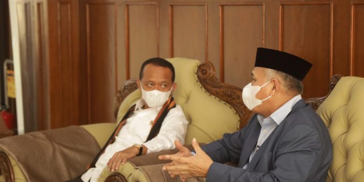 Gubernur Jemput Kedatangan Menteri Investasi di Bandara SIM