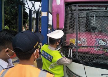 Kendaraan Yang Masuk Ke Aceh Diberi Stiker Dari Ditlantas Polda Aceh