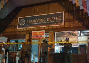 Masih Buka diatas jam 23.00 Wib, Satgas Covid-19 Aceh Menyegel Warkop dan Rumah Makan di Banda Aceh