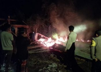 Satu Unit Rumah di Kampung Seni Antara Bener Meriah di Lalap Api