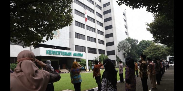 Setiap Tanggal 17 ASN Kemenag Wajib Hormat Bendera