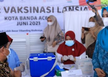 Ketua TP PKK Aceh Luncurkan Gebyar Vaksinasi Lansia