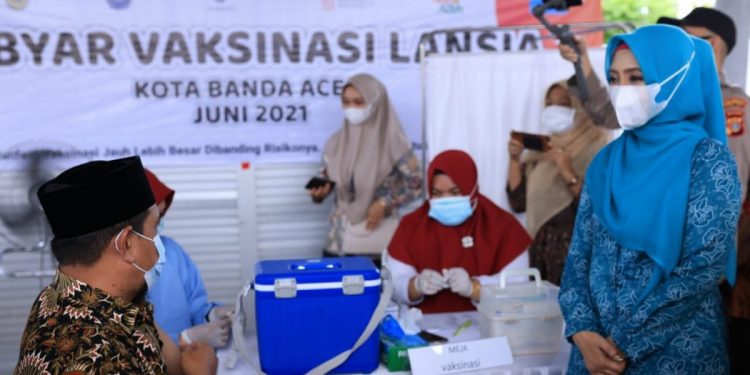 Ketua TP PKK Aceh Luncurkan Gebyar Vaksinasi Lansia