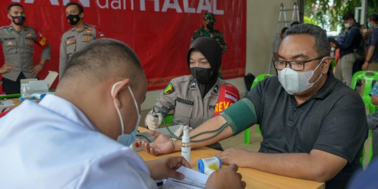 Pegawai Pemerintah Aceh dan Masyarakat Umum Antusias Ikut Vaksinasi Covid-19