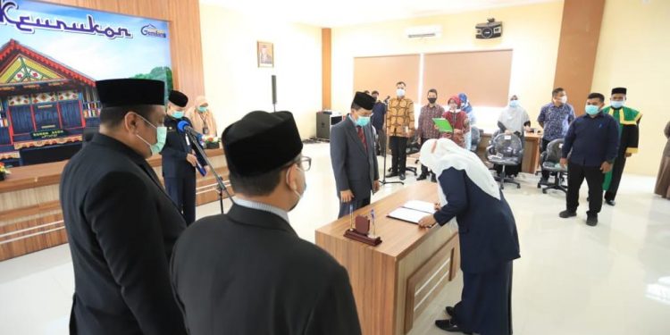 Sekda Kota Banda Aceh Kukuhkan 11 Pejabat Lama dan Lantik 7 Pejabat Baru