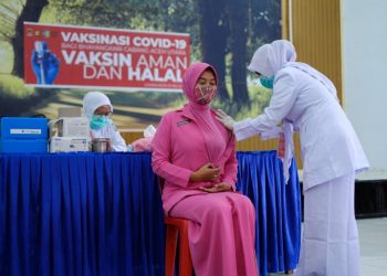165 Orang Anggota Bhayangkari Cabang Aceh Utara Divaksin Covid-19