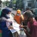 Disdukcapil Kota Banda Aceh Melakukan Penyerahan Dokumen Kependudukan Kepada korban Kebakaran di Gampong Sukaramai