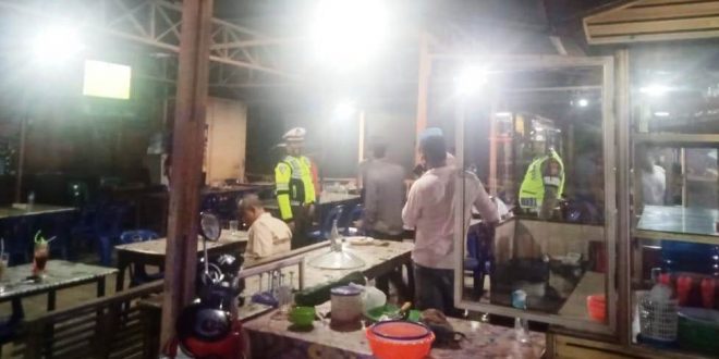 Nekat Noton Bareng Euro 2021, Polisi Bubarkan Warga di Warkop