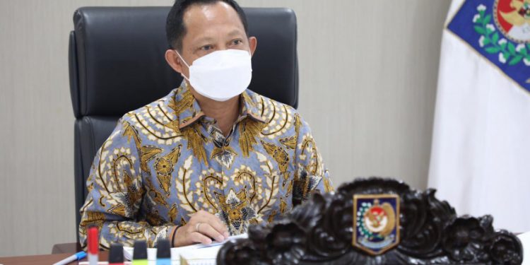 Mendagri Himbau Ke Pemda untuk Manfaatkan Keuangan yang Ada untuk Penaganan Covid 19 Tanpa Nunggu Dari Pemerintah Pusat