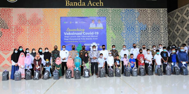 Pemko Banda Aceh Gelar Vaksinasi Massal Bagi Lansia