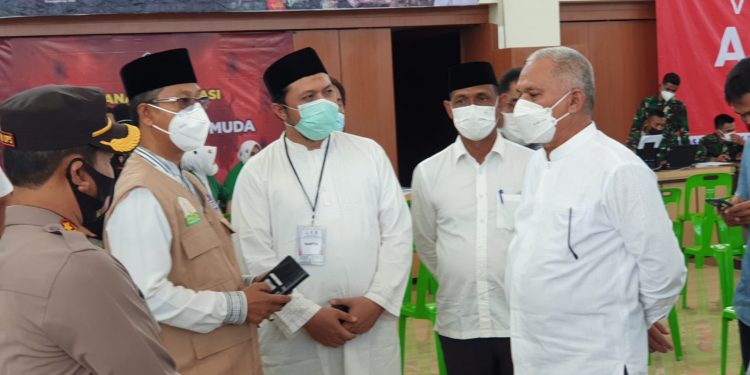 Sekda Aceh Tinjau Pelaksanaan Vaksinasi Massal Gedung Banda Aceh Conventions Hall