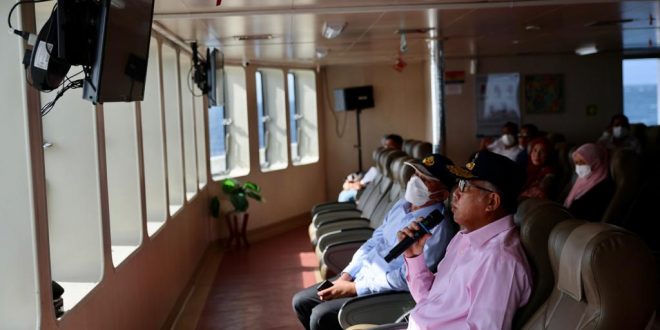 Dari KMP Aceh Hebat, Gubernur Sapa Para Dokter Ahli dalam Pertemuan Dokter Bedah Saraf Indonesia