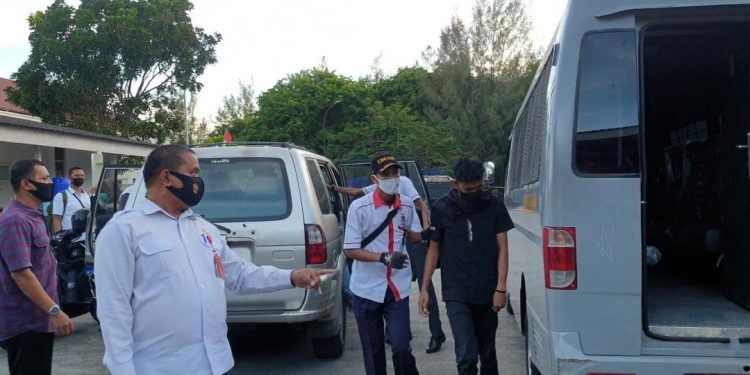 Untuk Proses Hukum, Tiga Pasangan Non Muhrim Yang Ngamar di Sabang Diserahkan Ke satpol PP dan WH Aceh