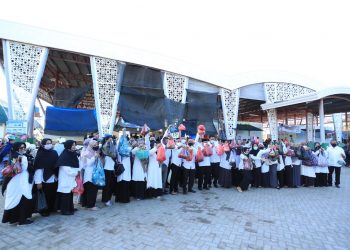ASN BPKK Antusias Berbelanja di Pasar Al Mahira