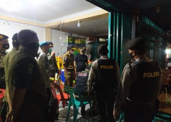 Petugas Satpol PP Kota Banda Aceh Kembali Segel Warkop