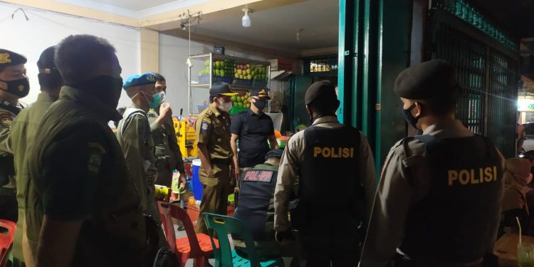 Petugas Satpol PP Kota Banda Aceh Kembali Segel Warkop