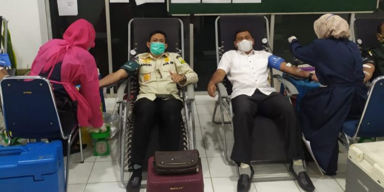 Satpol PP WH dan Dinas Pendidikan Aceh Sumbangkan 76 Kantong Darah