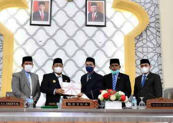 Wali Kota Banda Aceh Ajukan RKU APBK dan PPAS Tahun 2022 ke DPRK