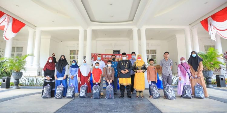 AMINULLAH: SANTUNI ANAK YATIM SEBAGAI RASA SYUKUR HUT RI KE-76