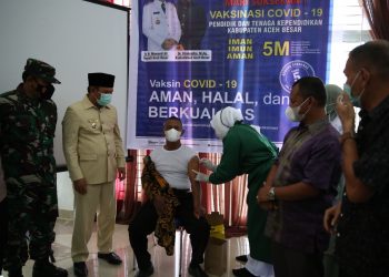 Aceh Besar Gelar Vaksinasi Untuk Tenaga Pendidik