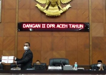 Asisten I Terima Dokumen Aspirasi Masyarakat Hasil Reses II DPR Aceh