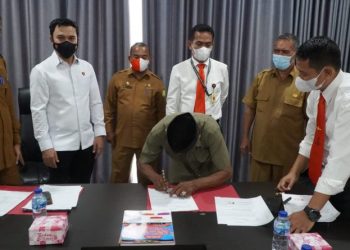 Ditreskrimum Polda Aceh Inisiasi Penandatanganan Surat Pernyataan Prokes di Pasar