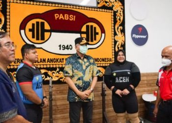 Gubernur Nova Semangati Nurul Akmal untuk Tampil Maksimal di PON Papua