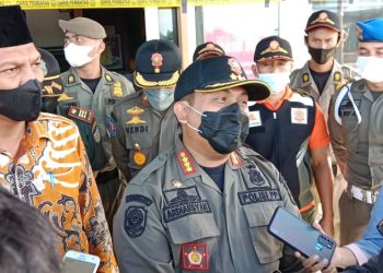 Warga Serahkan Dua Pasangan yang Diduga Meusum ke Satpol PP dan WH Kota Banda Aceh