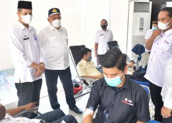 Sekda Tinjau Kegiatan Donor Darah di DRKA dan BRA