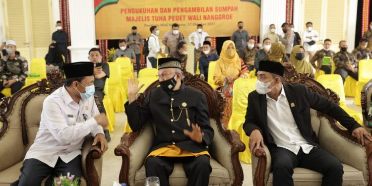Asisten I Sekda Aceh Hadiri Pengukuhan Anggota Majelis Tuha Peut Wali Nanggroe