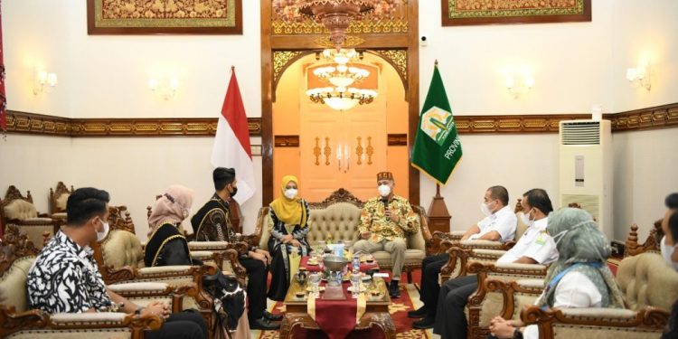 Gubernur Berikan Beasiswa untuk Agam Inong Aceh yang Terpilih Jadi Duta Wisata Indonesia
