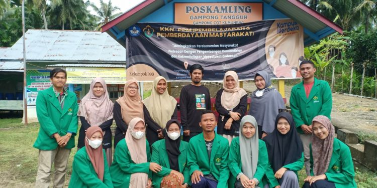 Mahasiswa KKN 99 Membantu Pengabdian Dosen di Cot Keumuneng Kecamatan Sawang Aceh Utara