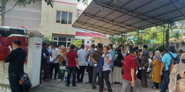 Ratusan Tenaga Kontrak Pemerintah Aceh Donor Darah