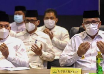 Ikuti Zikir Bersama Gubernur, Sekda Kembali Ajak ASN Sukseskan Vaksinasi