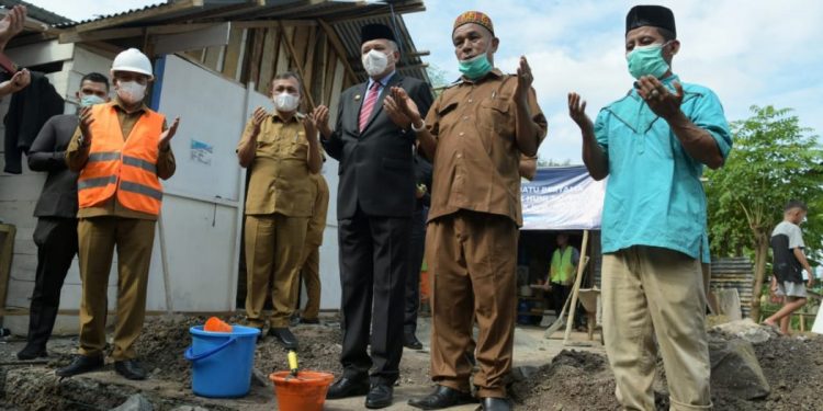 Gubernur Nova Letakkan Batu Pertama Pembangunan Rumah Duafa 2022