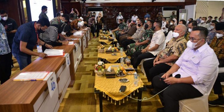 Pemerintah Aceh Kembali Tandatangani Kontrak 381 Paket APBA Tahap II Senilai Rp489,68 Miliar