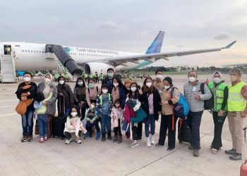 Menlu RI: 80 WNI dari Ukraina Tiba di Tanah Air