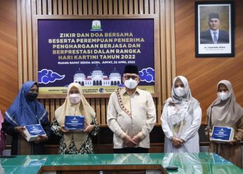 Perempuan Berjasa dan Berprestasi Aceh Sampaikan Motivasi Kerja Sosial saat Zikir Pagi