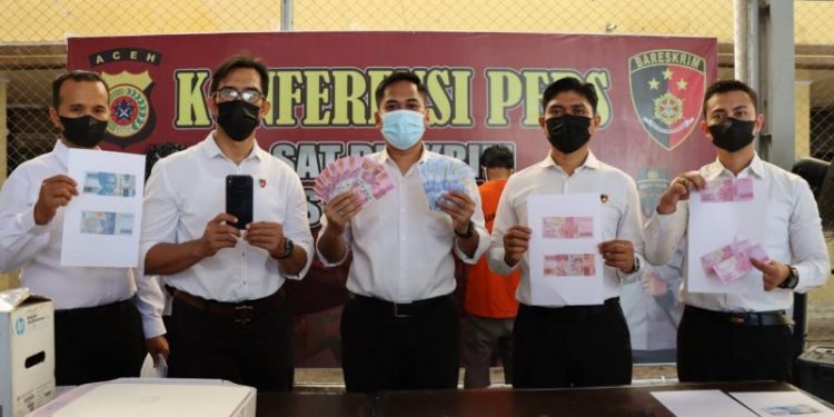 Cetak dan Edarkan Uang Palsu, Sepasang Pasutri  Ditangkap  Satreskrim Polresta Banda Aceh