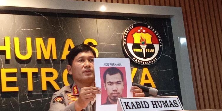 Polisi Ungkap 3 Tersangka Pengeroyok Ade Armando yang Masih Buron